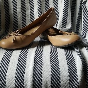 Womens naturaulizer flats